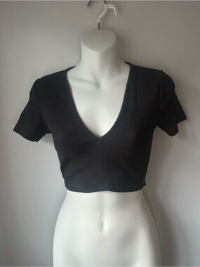 Zara Black Ribbed V-Neck Cropped waist wrapped Top
